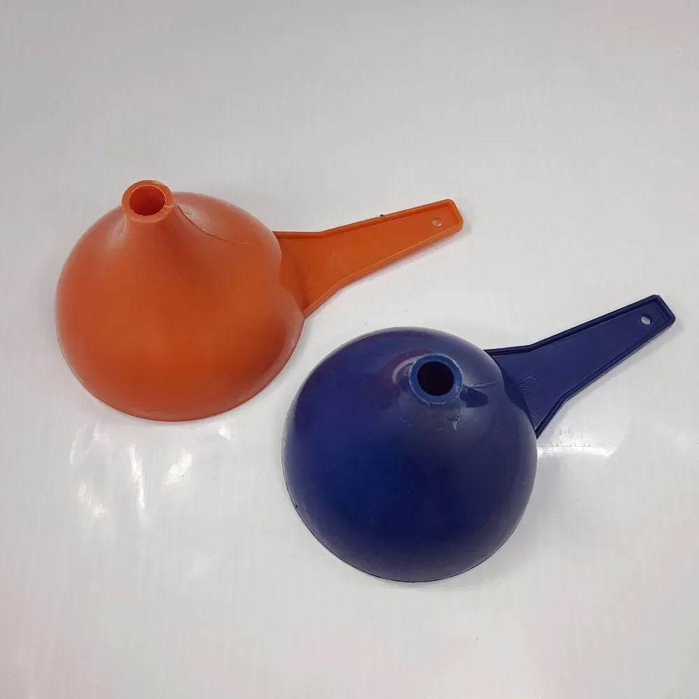 Tupperware vintage funnel